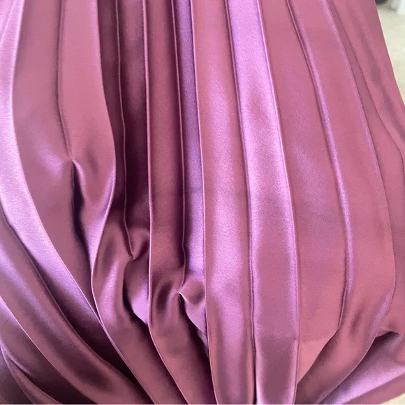 NEW Abercrombie & Fitch Giselle Pleated Cutout Midi Dress in Plum Large Tall - Picture 7 of 9